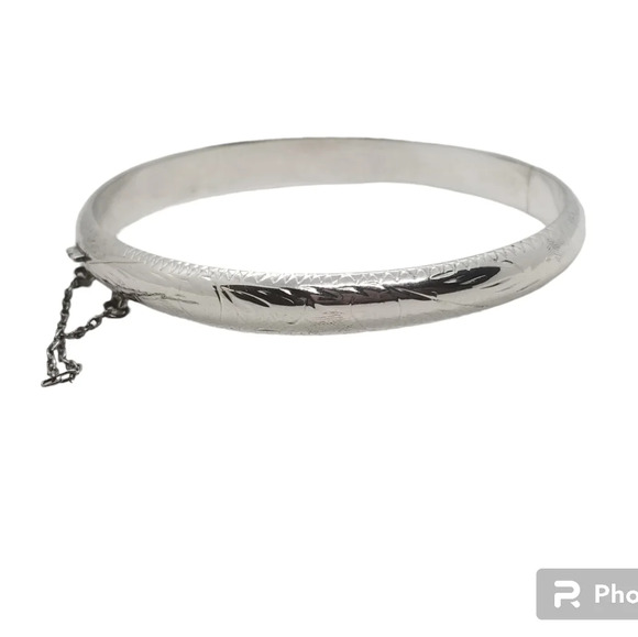 VINTAGE STERLING SILVER WITH ETCHED DESIGNS HINGED BRACELET - Picture 3 of 7